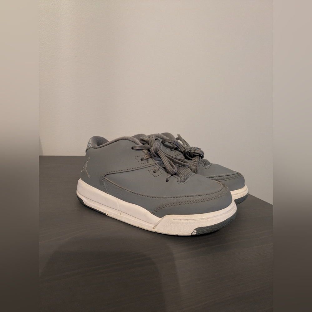 Nike Jordan Flight Origin 3 Toddler Gray and White Sneakers